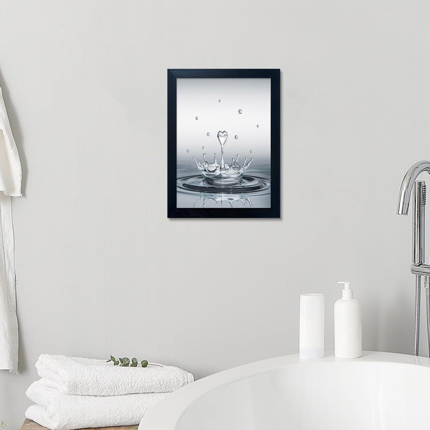 Bathroom Pictures Wall Decor, Guest Bathroom Decor Wall Painting, Heart Water Drop Splash Modern Canvas Pictures Print, Black Framed Artwork