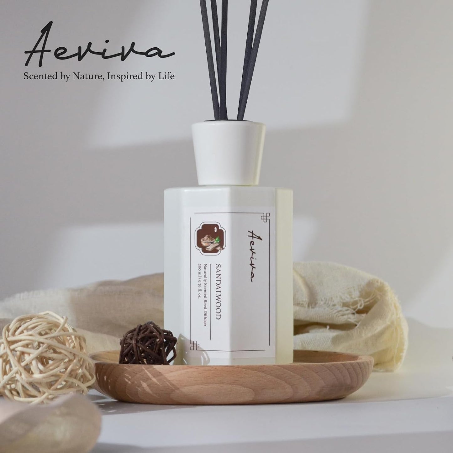 Reed Diffuser Set, Sandalwood Scented Oil Diffuser, 6.76 fl oz (200 ml) Home Fragrance Diffuser with Reed Sticks, Air Fresheners for Home, Bathroom Shelf Decor