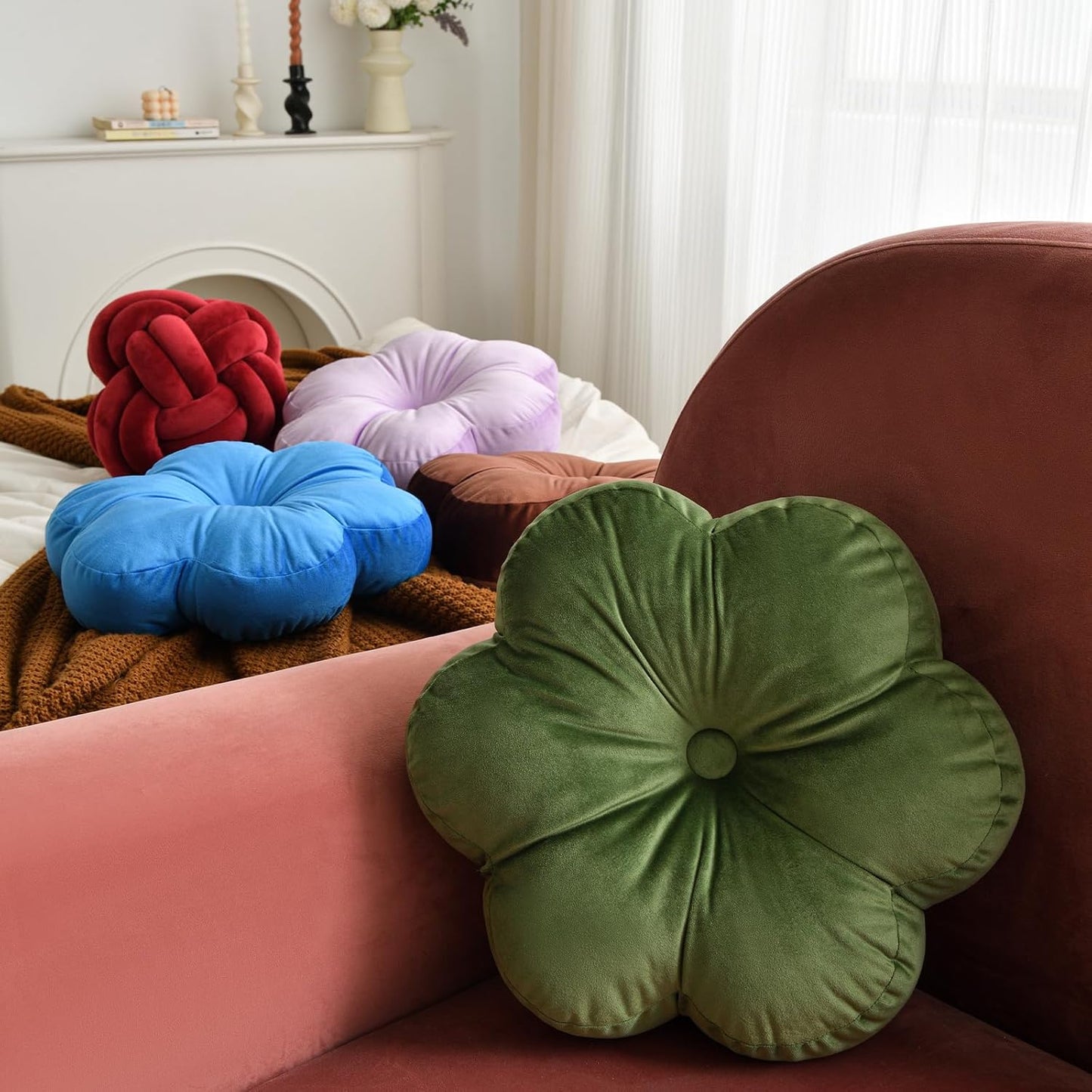 Xuyier Flower Pillow, Flower Shaped Throw Pillows with Velvet for Couch Bed Sofa Chair, Cute Home Decor Floor Seating Cushion Pillows for Living Room Bedroom(15 Inches, Lavender)