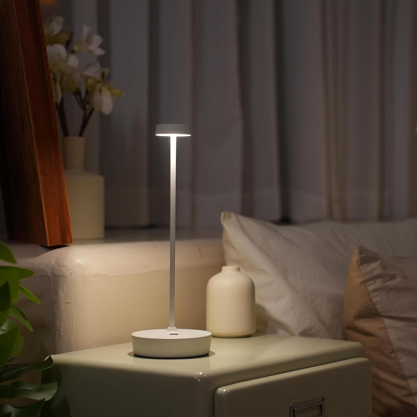 2Pack Cordless LED Table Lamp，Rechargeable Battery Desk Lamps, 3 Color Stepless Dimmable Metal Battery Table Lamps, Portable Table Light