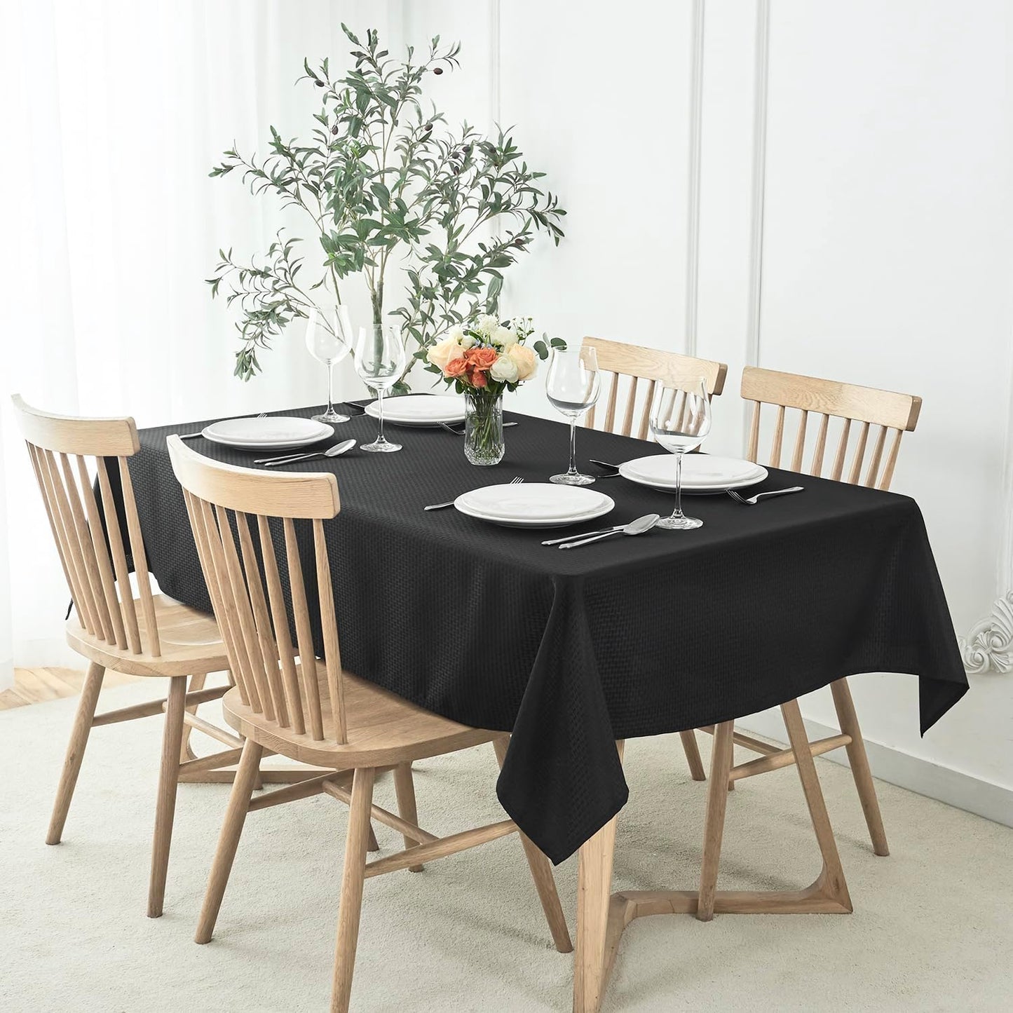 maxmill Weaved Texture Rectangle Tablecloth Water Resistant Wrinkle Free Spill-Proof, Soft Table Cloth for Dining Room Decoration, Banquet Parties Event Holiday Dinner, 60 x 84 Inch Black