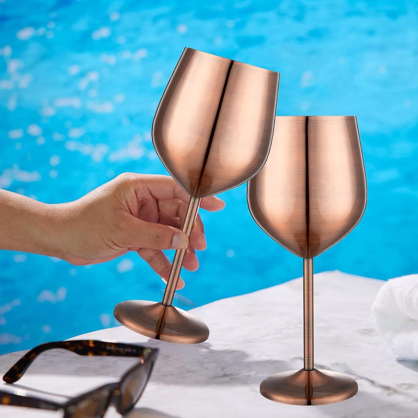 Stainless Steel Wine Glasses Set of 2, 18 oz Unbreakable Wine Glass Unique Metal Wine Goblets for Outdoor Capming and Pool Gift for Wine Lovers (Red Copper)
