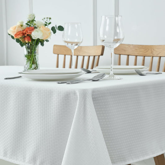 maxmill Jacquard Tablecloth Stain Resistant Waterproof Wrinkle Resistant Spillproof Washable Soft Weaved Texture Table Cloth for Dining Room, Indoor Outdoor Use, Rectangle 60 x 140 Inch, White
