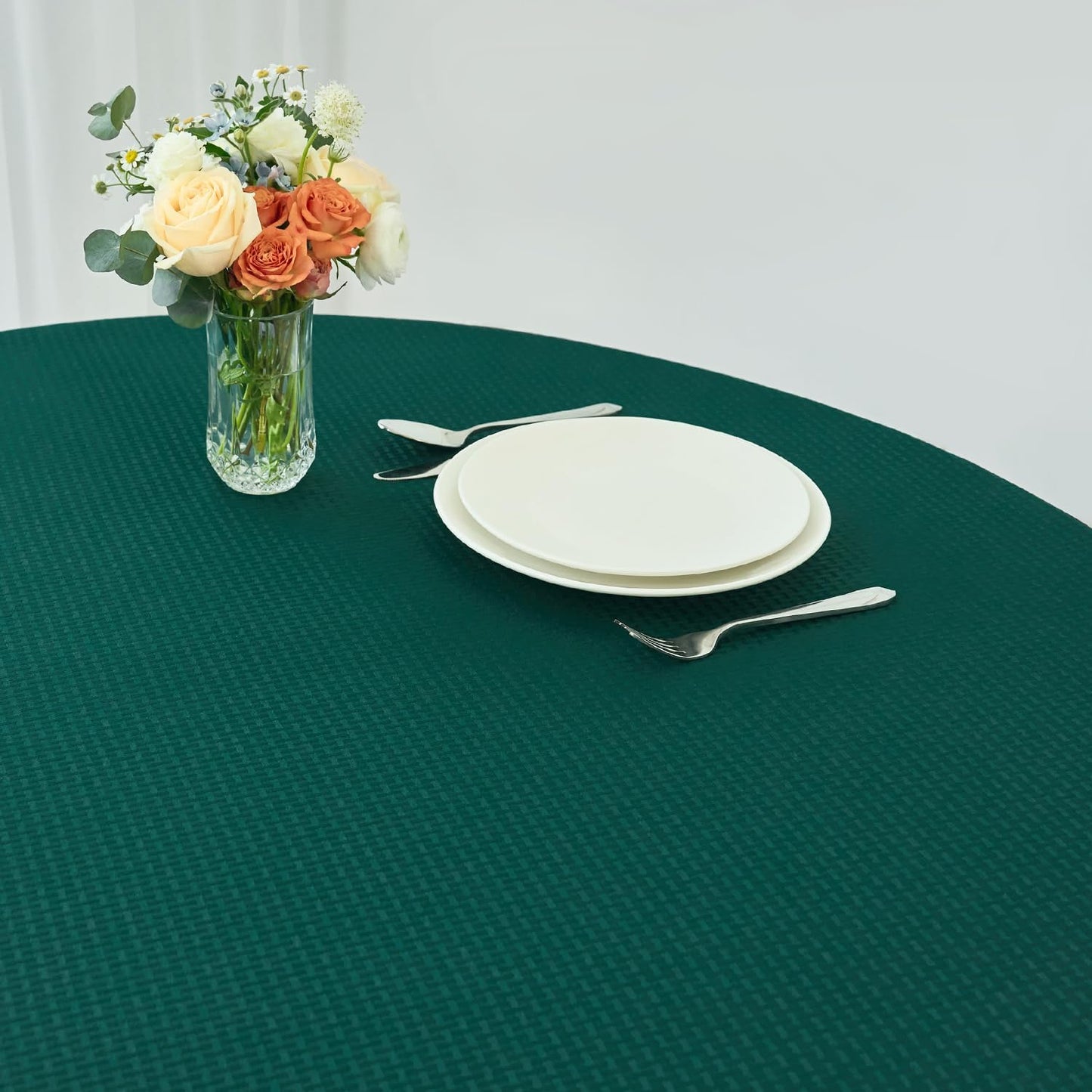 maxmill Round Tablecloth Weaved Texture Design Spill-Proof Wrinkle Free Soft Christmas Table Cloth for Circular Table Cover, for Dining Room Banquet Parties Holiday Dinner, 70 Inch Hunter Green
