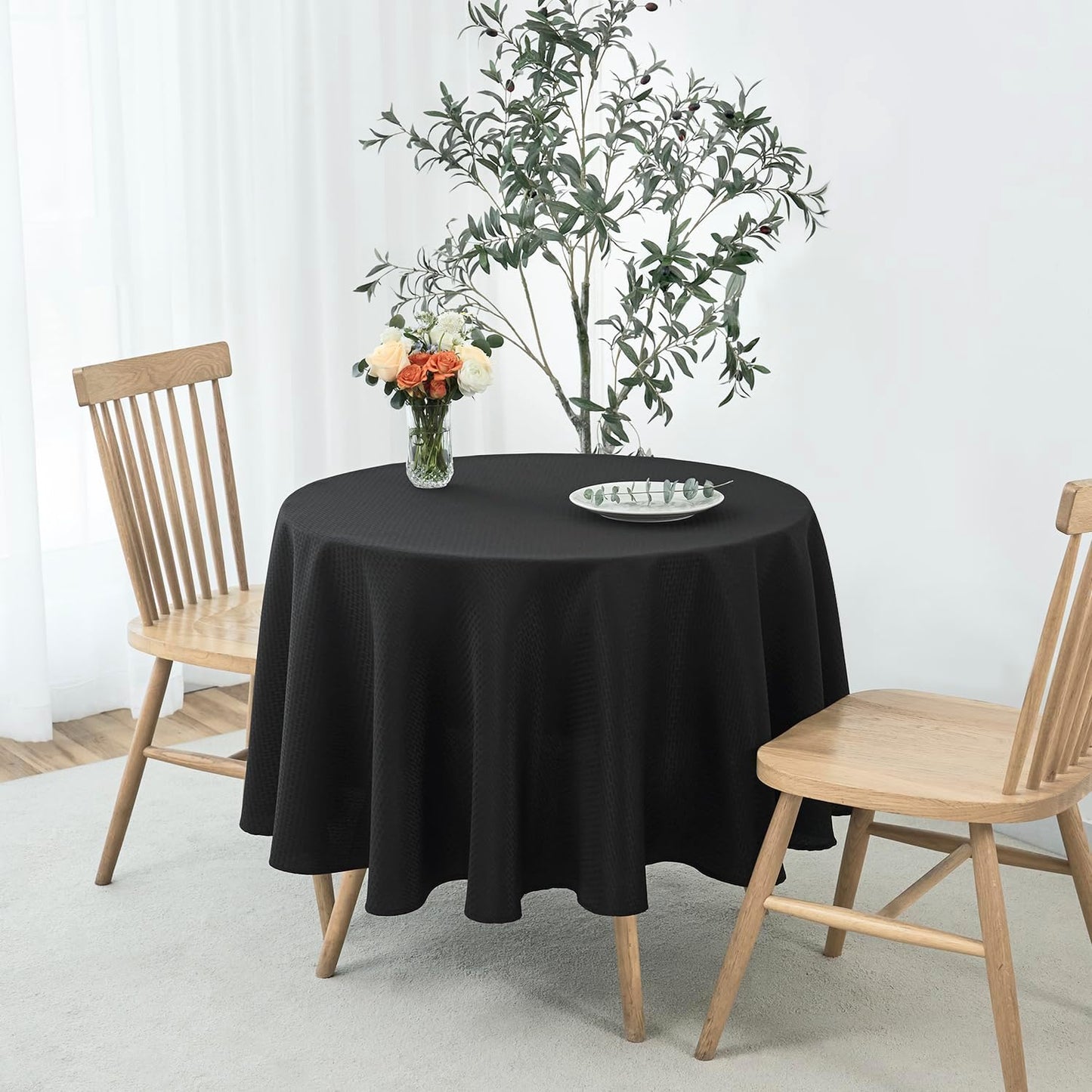 maxmill Round Weaved Texture Design Tablecloth Spill-Proof Wrinkle Free Soft Washable Table Cloth for Circular Table Cover, for Dining Room Buffet Banquet Parties Holiday Dinner, 70 Inch Black