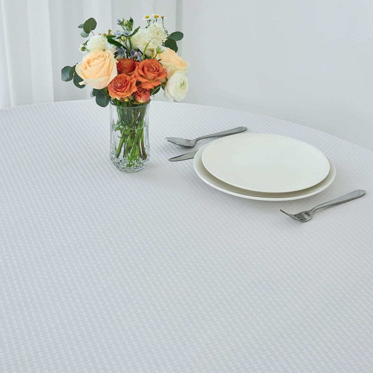 maxmill Round Weaved Texture Design Tablecloth Spill-Proof Wrinkle Free Soft Washable Table Cloth for Circular Table Cover, for Dining Room Buffet Banquet Parties Holiday Dinner, 70 Inch White