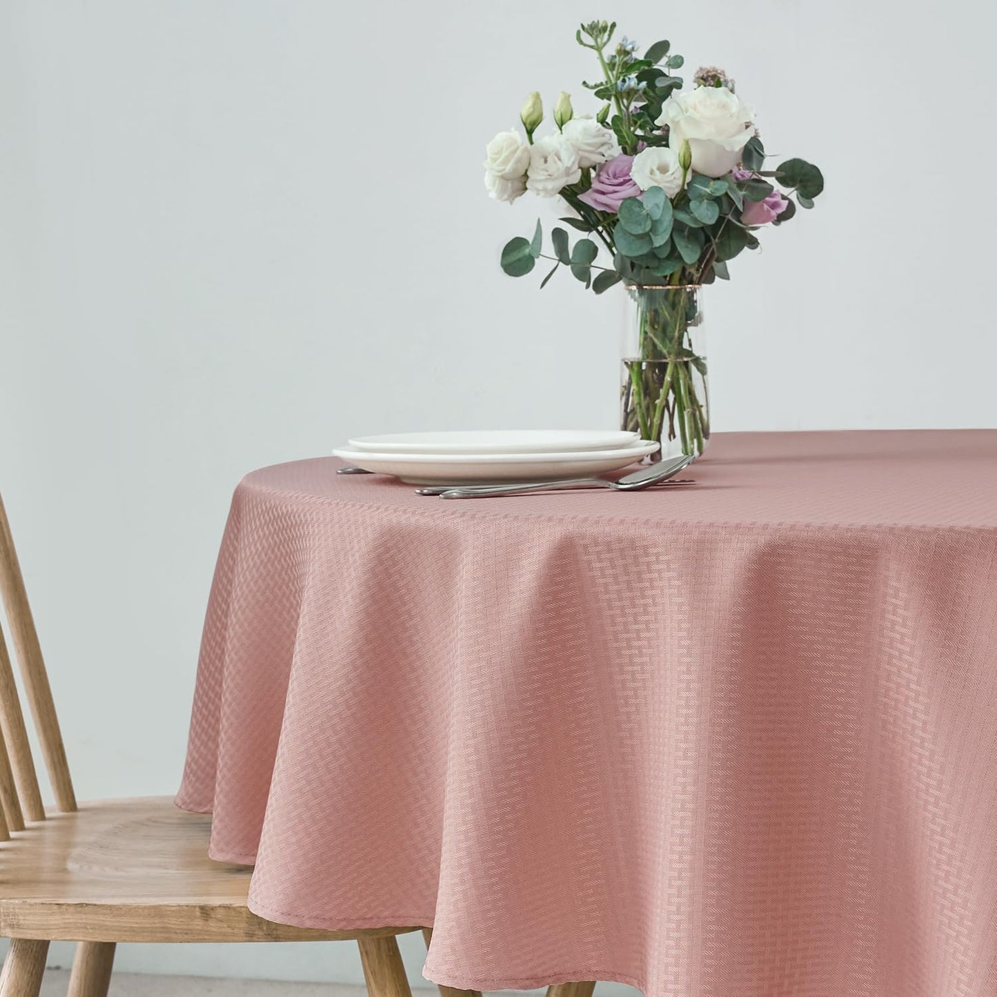 maxmill Round Weaved Texture Design Tablecloth Spill-Proof Wrinkle Free Soft Washable Table Cloth for Circular Table Cover, for Dining Room Banquet Parties Holiday Dinner, 90 Inch Pale Blush