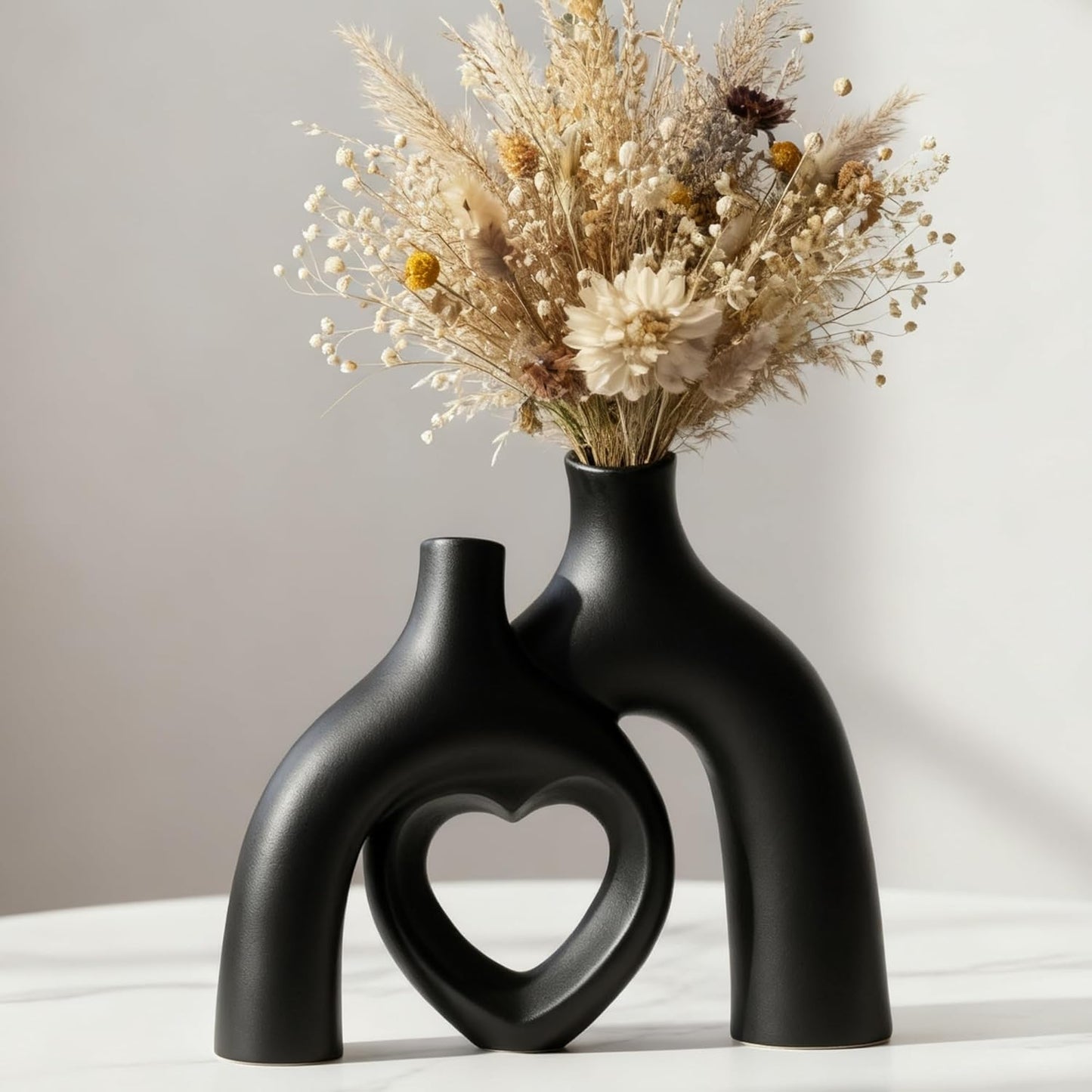 Hug Snuggle Hollow Donut Ceramic Vases, 9 Inch Modern Nordic Minimalist Decorative Vase for Home Decor Table Centerpiece Bookshelf Office Entryway Aesthetic Decoration (Matte Black)