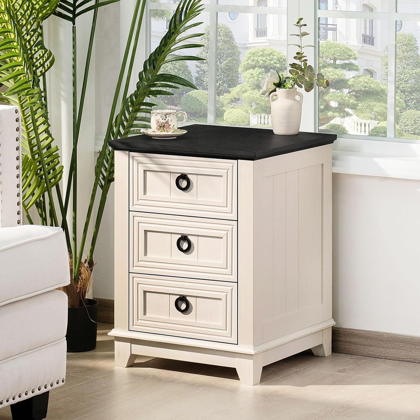 18" Farmhouse Night Stand with 3 Drawers, Wood End Table Dresser for Bedroom, White Nightstand, Bed Side Table with Metal Handle, Bedside Cabinet for Bedroom Living Room, Closet