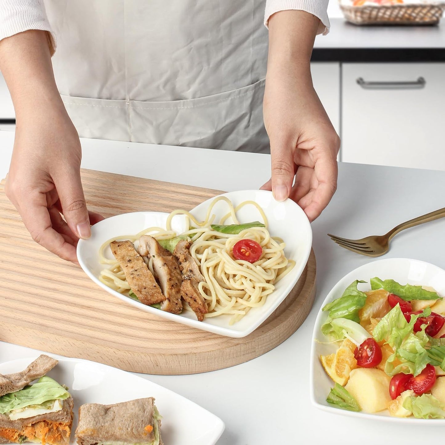 10 Pack Ceramic Appetizer & Dessert Plates, 7.5 Inch White Heart Shape Plates for Elegant Dessert Display, Lightweight Small Lunch Plate, Oven, Dishwasher & Microwave Safe