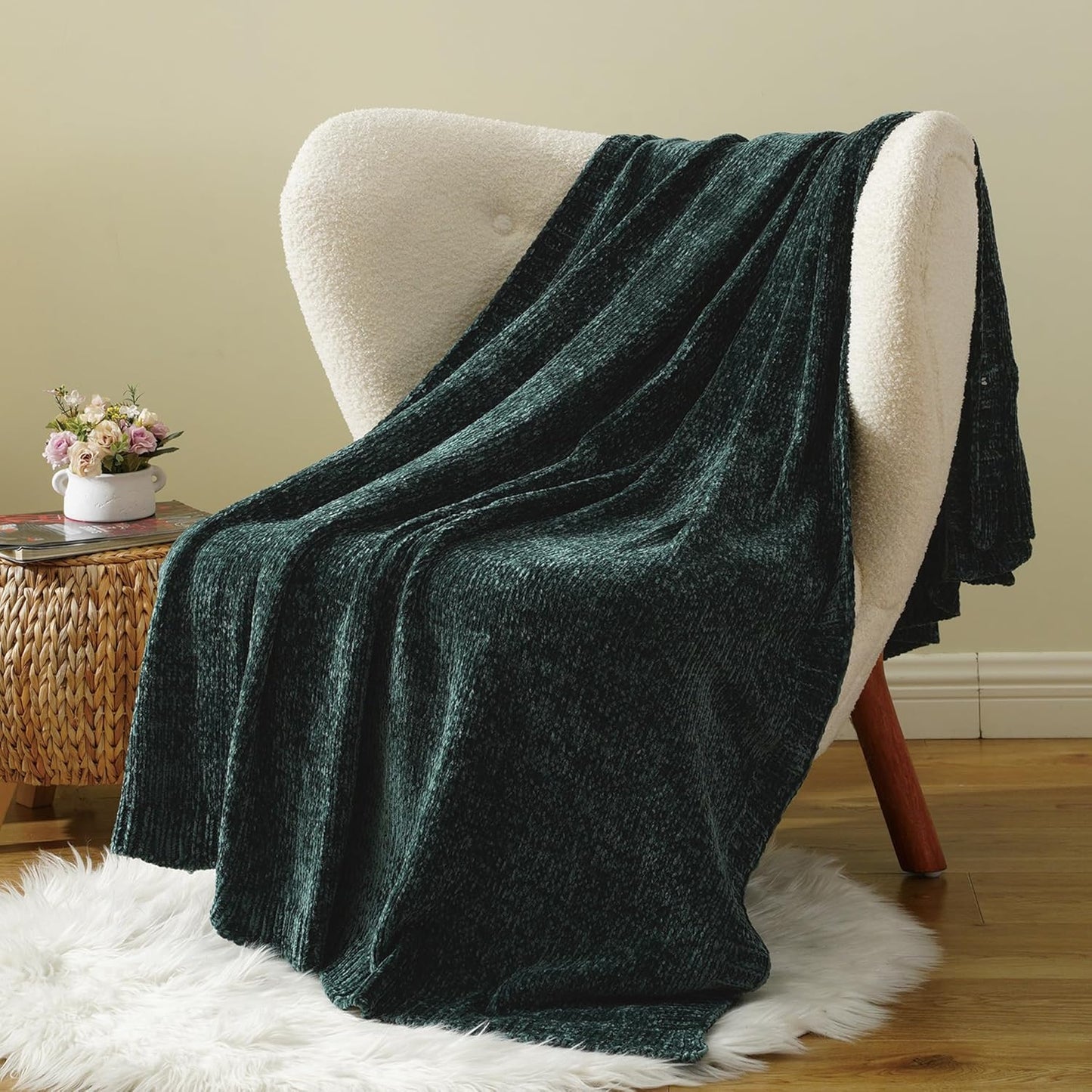 BATTILO HOME Christmas Green Throw Blanket for Couch, Chenille Knitted Blanket for Home Decor, Super Soft Warm Blanket for Bed Sofa Living Room, 51"x67"