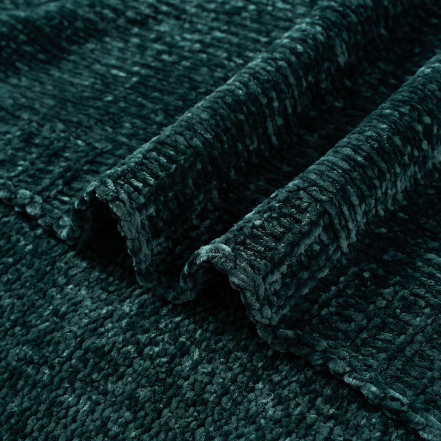 BATTILO HOME Christmas Green Throw Blanket for Couch, Chenille Knitted Blanket for Home Decor, Super Soft Warm Blanket for Bed Sofa Living Room, 51"x67"