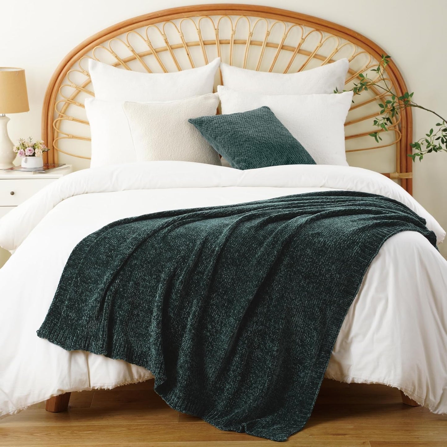 BATTILO HOME Christmas Green Throw Blanket for Couch, Chenille Knitted Blanket for Home Decor, Super Soft Warm Blanket for Bed Sofa Living Room, 51"x67"