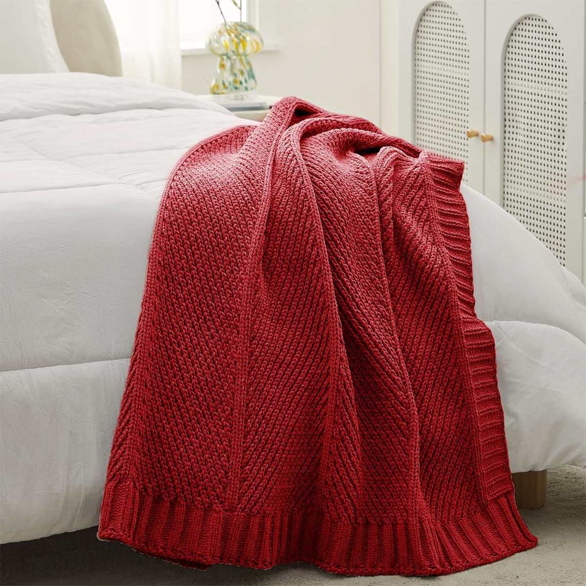 Amélie Home Chevron Chenille Knit Throw Blanket for Couch, Cozy Texture Decorative Soft Blanket for Sofa & Chair, 50"x60", Red